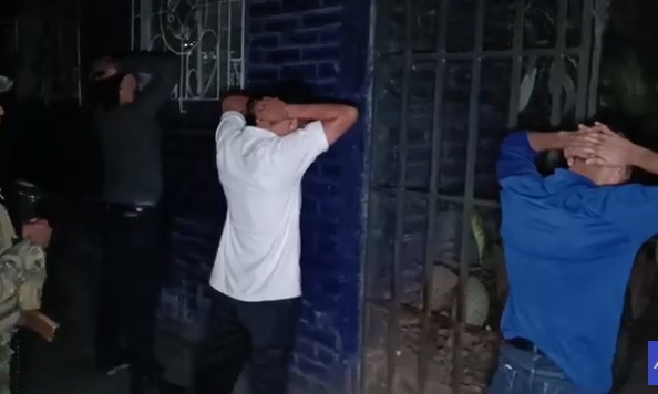 Bukele encierra un populoso municipio con 10.000 soldados y policías para capturar pandilleros: Nadie entra ni sale