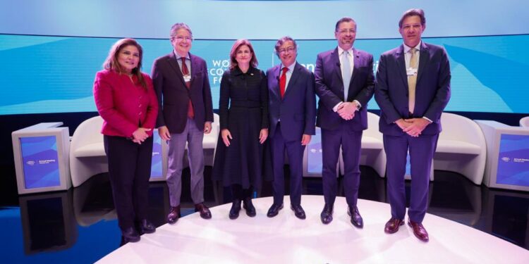 Vicepresidenta participa junto a jefes de Estado latinoamericanos en panel “Liderazgo para América Latina”