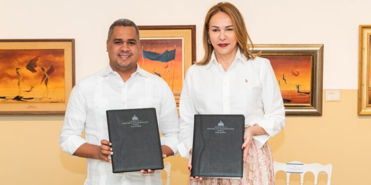 MINC e INPOSDOM firman acuerdo de colaboración para manejo de paquetería y sellos