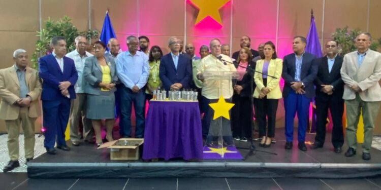 PLD repudia agresión a su Casa Nacional con bombas lacrimogenas por agentes PN