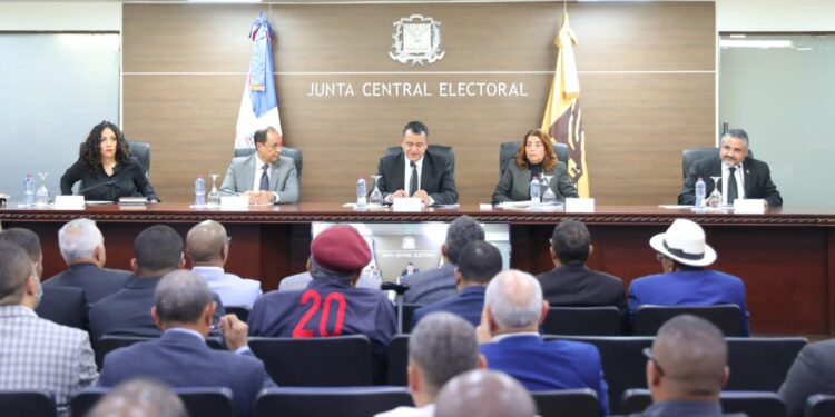 JCE adquirirá equipos para transmisión de resultados desde Colegios Electorales