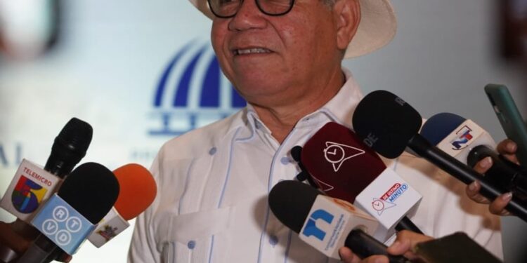 Municipios Verdes saluda plantación de 350 tareas con miles de árboles