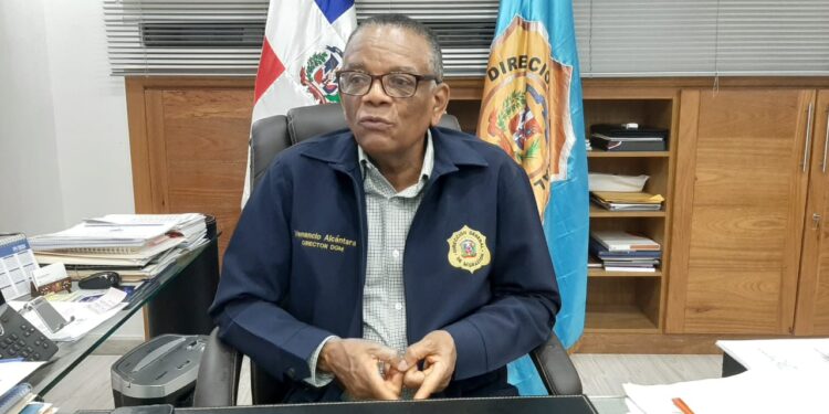 Cancelan agente de migración que participó en operativo donde sale una señora con un niño