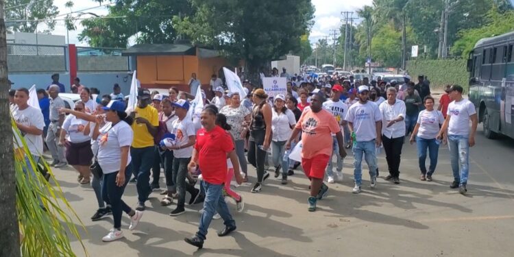 Dirigentes y simpatizantes del PRM en Los Alcarrizos rechazan impongan candidato a alcalde de otro partido