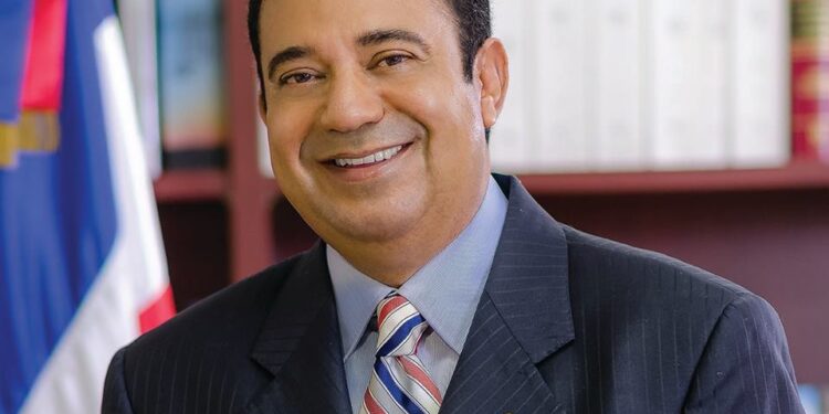 Aspirante a senador Euclides Sánchez exige al Gobierno asumir política migratoria firme para contener tráfico ilegal de haitianos