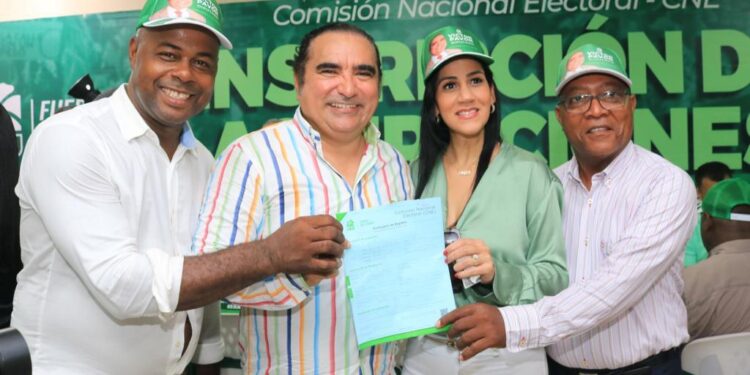 Victor Pavón formaliza precandidatura a diputado por FUPU en Santo Domingo Norte