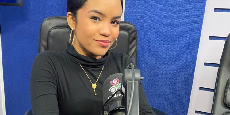 Editora deportiva Rosa Cuevas nominada a los premios “Micrófono de Oro 2023”