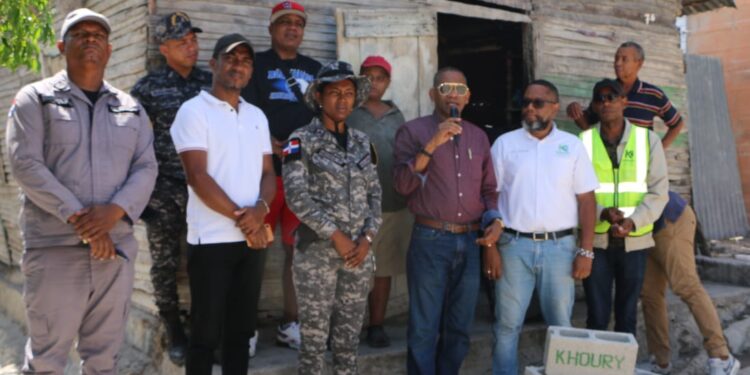 Iniciativa de grupos comunitarios en Cabral de Barahona busca reparar viviendas a personas de escasos recursos.