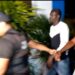 Arestan dos haitianos como presuntos matadores de primer teniente en SDE. Video….