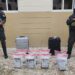Desmantelan red y ocupan 190 paquetes presumiblemente cocaina durante operativos