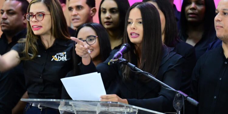 Día Internacional de la Juventud: Jóvenes declaran luto nacional por abandono del Gobierno a ese sector
