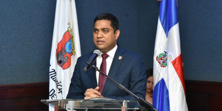 Kelvin Cruz descalifica a Leonel Fernández para hablar de compras de alcaldes