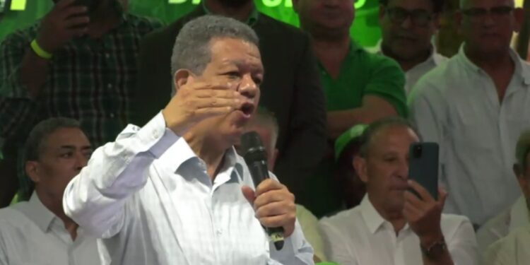 Leonel reitera que el gobierno del “cambio” es neveras vacías, estufas apaga’ y en la mesa, “na de na”