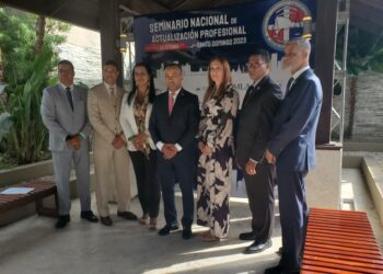 Contadores realizan seminario de actualización profesional