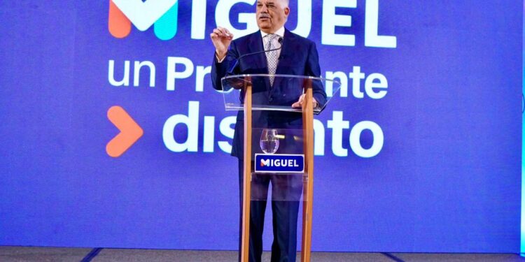 PRD proclama a Miguel Vargas candidato presidencial y autoriza alianzas congresuales y municipales