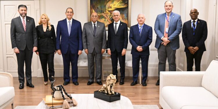 Senado y TC realizan jornada de conferencias y paneles para fortalecer acuerdos enseñanzas de Constitución