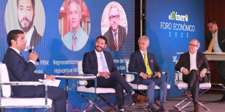 Resaltan conexión entre política y economía para impulsar desarrollo de RD en el foro “El Dinero”