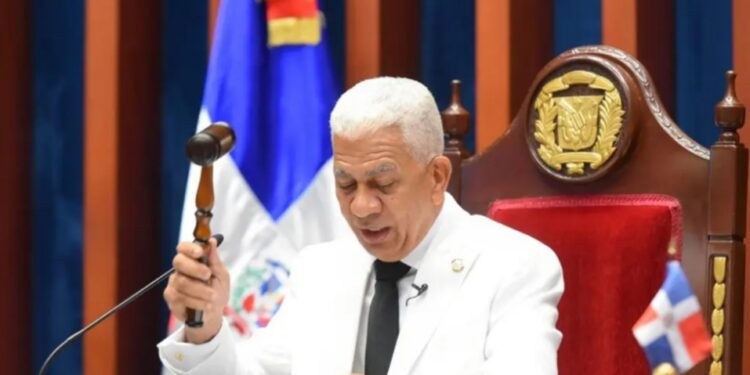 Senado aprueba presupuesto para 2024 en primera lectura, superior a un billón de pesos