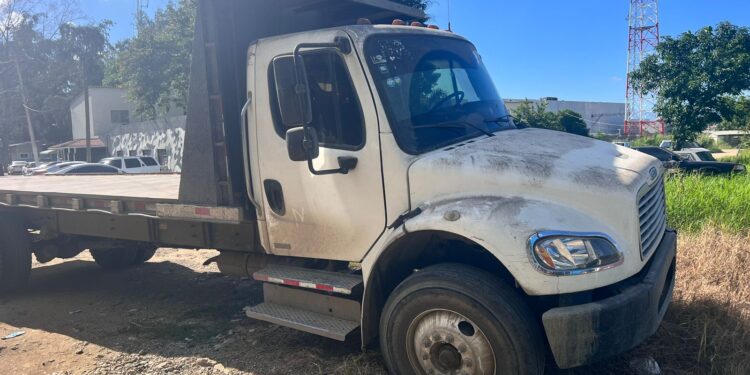 PN apresa en inflagrante a un hombre había robado camión de una empresa