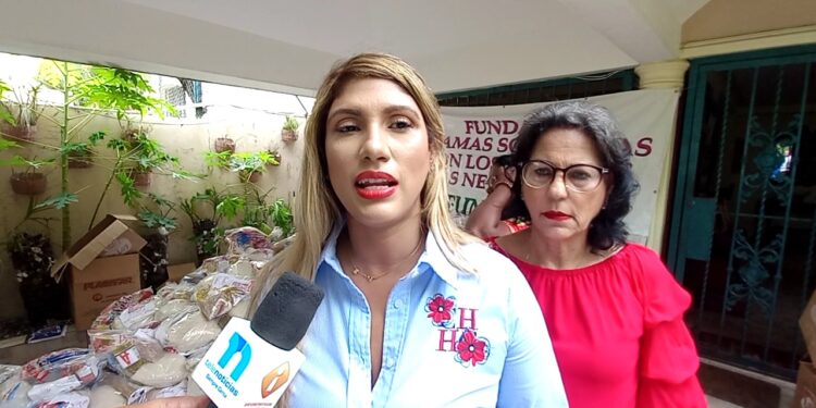 Fundación Damas Solidarias distribuye 3,000 raciones alimenticias a familias pobres de SDO