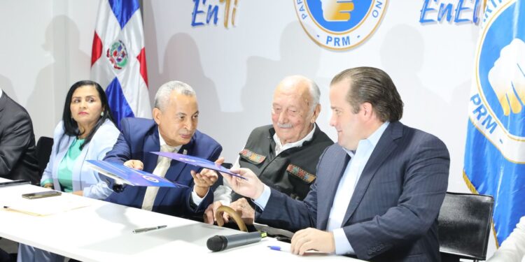 PRM escoge a Guillermo Moreno como su candidato a senador por el Distrito Nacional