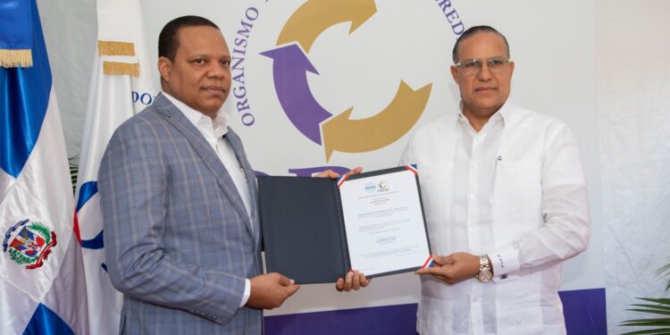 Pro Consumidor recibe certificado de reacreditaciónen etiquetado de alimentos envasados