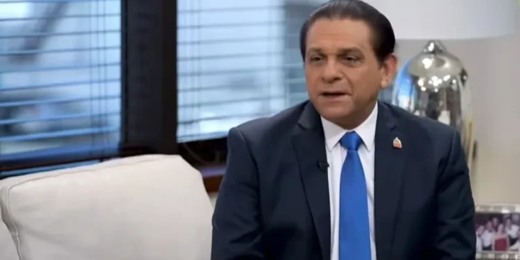 OFICIAL!! Ministro Salud Pública será candidato a Senador PRM por Santiago