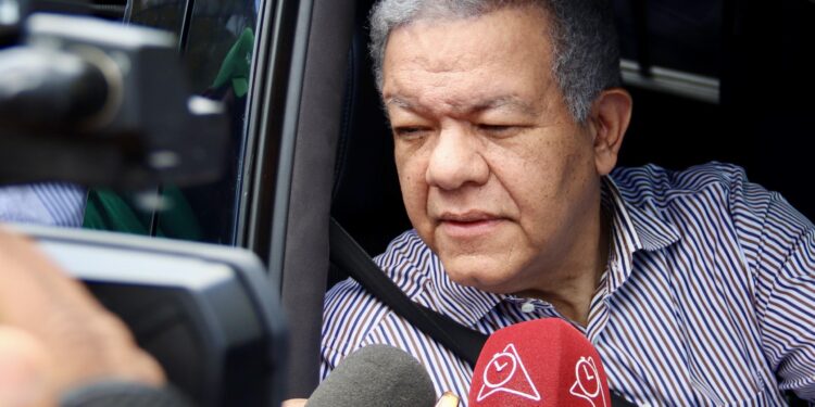 Leonel le responde a Abinader que este domingo el “tsunami será verde”