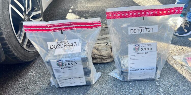 Arrestan cuatro personas con siete mil gramos presumiblemente cocaina en SDE