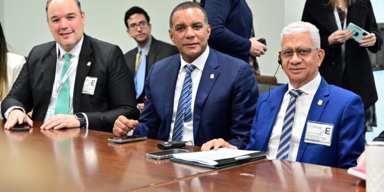 Presidente comité Relaciones Exteriores Senado EEUU pide ONU de cumplimiento a resolución sobre Haití