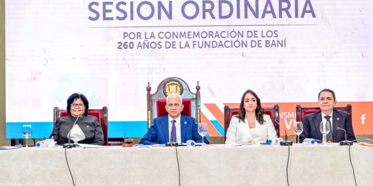 Senado sesiona en Baní por 260 aniversarios de su fundación y aprueba proyecto crea Teletrabajo en RD