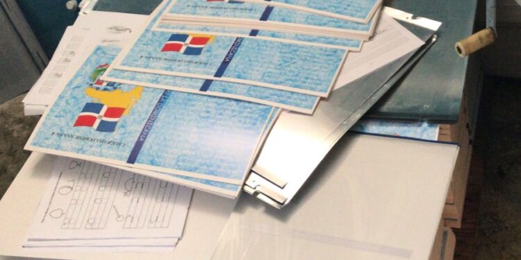 PN y MP desmantelan imprenta clandestina en SDE elaboraba libros falsificados en detrimento de casas editoriales