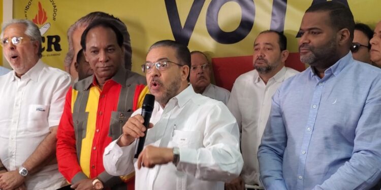 Guillermo Moreno resta importancia a quejas de Omar Fernández, que dice compite con Abinader también. VIDEO….