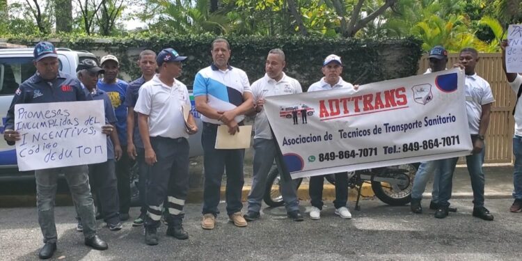 Técnicos del 911 protestan por incumplimiento de promesas&nbsp; mejoras laboral.