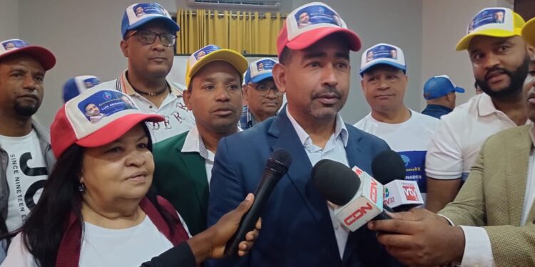 Comunicadores 8.0 Luis Abinader Presidente juramenta decenas de nuevos miembros en San Juan y Elías Piña