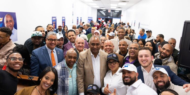 Candidato a Senador Julito Fulcar recibe apoyo de banilejos en Boston