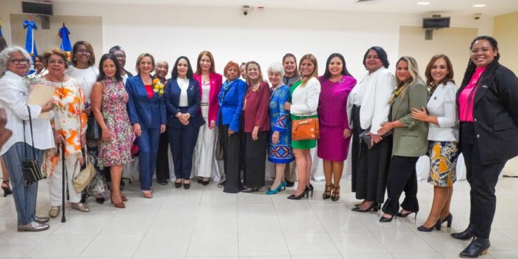 PARLACEN realiza conferencia-panel “Importancia de la participación política de la mujer