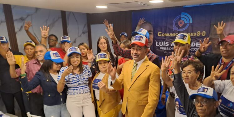 Comunicadores 8.0 Luis Abinader presidente juramentó varios periodistas en San Cristóbal