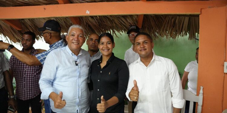 Juramentan en el PRM a altos dirigentes del PLD y FP en Tamayo, provincia Bahoruco