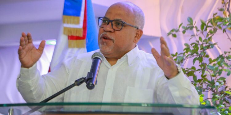 Emprendedores de Santo Domingo Este reciben apoyo de 45 millones de pesos en créditos de Promipyme
