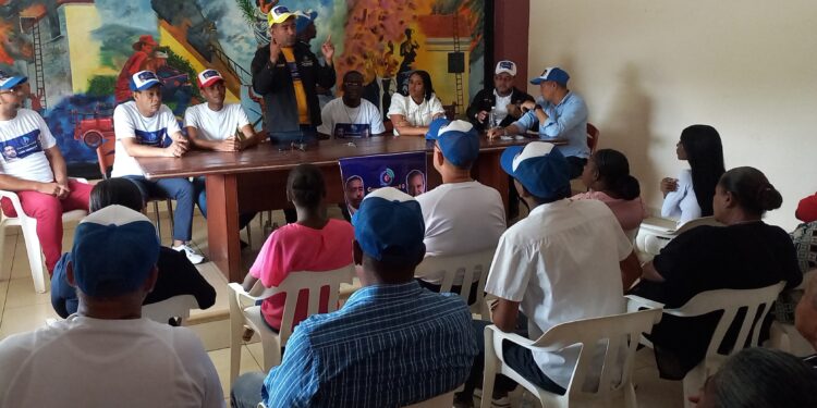 Comunicadores 8.0 juramenta estudiantes de comunicación y equipo de apoyo en Sabana Perdida