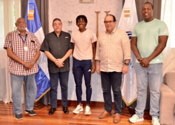 Marileidy Paulino gira visita al ministro de Deportes Francisco Camacho