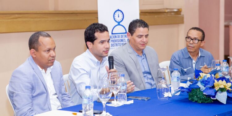 Asociación de Detallistas del DN valora propuestas de Omar Fernández