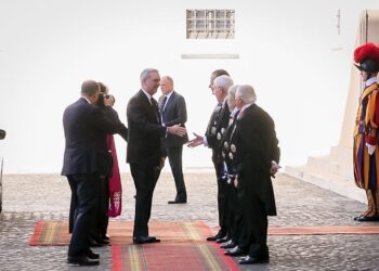 Presidente Abinader llega a la sede del Vaticano para su audiencia privada con el Papa Francisco