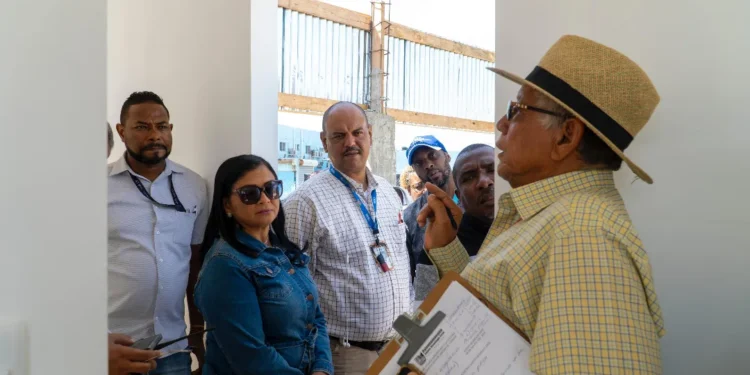 Vicealcaldesa SDE Ángela Henríquez realiza levantamiento para acelerar finalización de Albergue “Casa del Firulais”