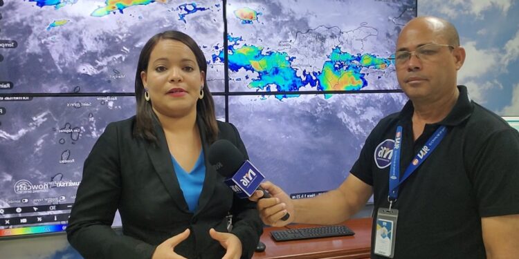 Continuan aguaceros y tronadas ocasionales por incidencia de vaguada y onda tropical, informa ONAMET
