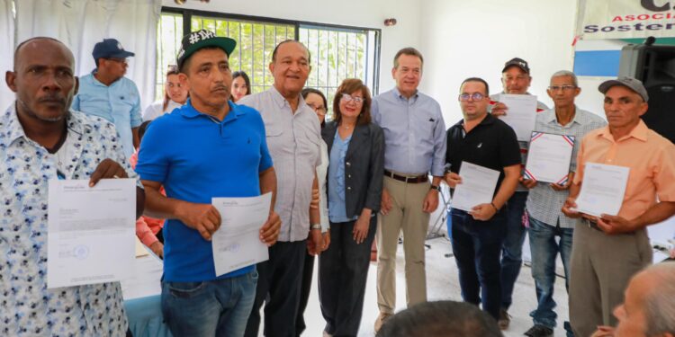 Gobierno apoya&nbsp; productores de casabe y yuca de Monción y Dajabón
