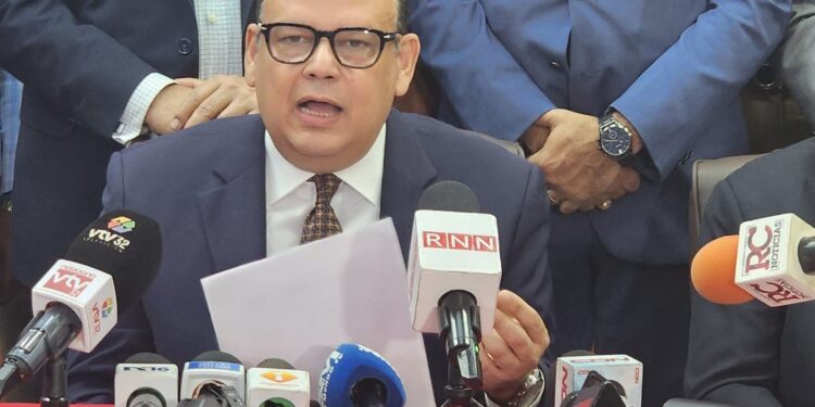 TC declara por sentencia a Trajano Potentini presidente del Colegio de Abogados