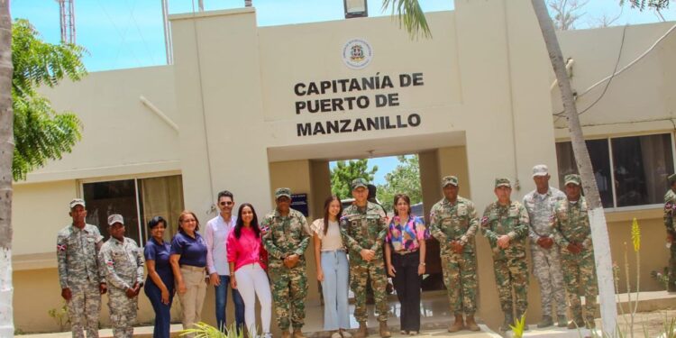 Comandante de la Armada reafirma compromiso con seguridad marítima en la Zona Noroeste