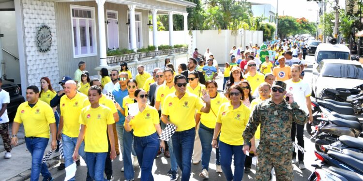 Kelvin Cruz inaugura Olimpiadas Infantiles Municipales La Vega 2024